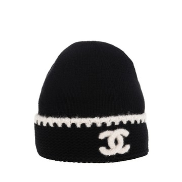 CHANEL 新款撞色黑色白字雙C LOGO什米爾羊毛毛帽 (黑/白)