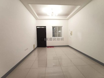 瑞隆商圈翻新精美1+2騎樓停車公寓｜高雄市前鎮區瑞西街