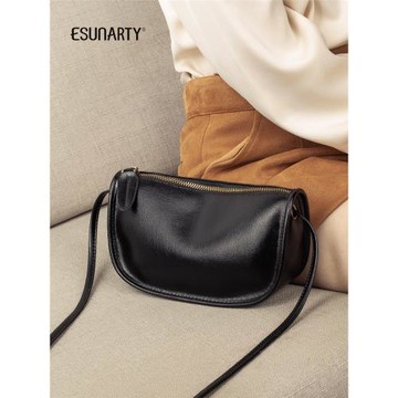 真皮單肩斜挎包包女2025新款秋冬季輕便軟皮高級感女士餃子馬鞍包