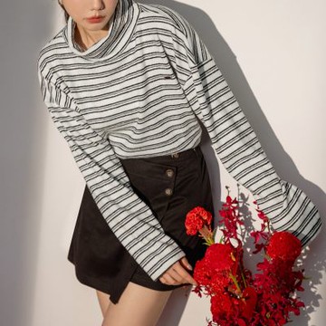 OB嚴選-親膚條紋高領長袖上衣《AB20975-》