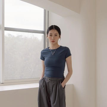 基本素面合身圓領純棉上衣-藍 S/M