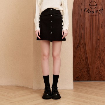 OUWEY歐薇 甜美簡約蝴蝶結A字短裙(黑；S-L)