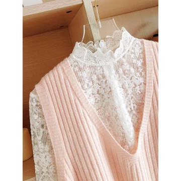 高領蕾絲打底衫女春秋小衫洋氣時尚內搭鏤空性感網紗長袖雷絲上衣