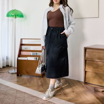 OB嚴選中大尺碼-雲朵自訂款-純棉腰抽繩口袋後開衩工裝長裙《CA3161》