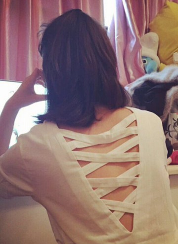 春夏季學生寬松舒適百搭純色上衣女露背個性后背鏤空大碼短袖t恤1入