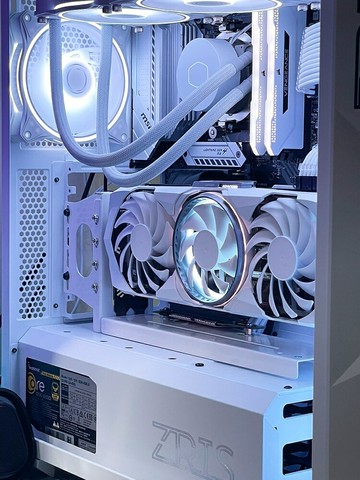 顯卡豎立放加長強磁豎裝支架套裝PCIE3.0/4.0延長線白色直角90度【北歐家居生活】