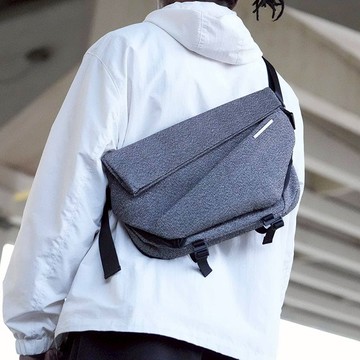 【Citiesocial新春歲末除舊包新7折起】【 Radiant】R1 PLUS 極速行動單肩包5L 防割版 - 雅痞灰 雅痞灰