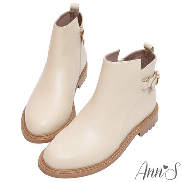 Ann’S諾拉-後釦帶挖低顯瘦小羊皮真皮平底短靴3cm-米