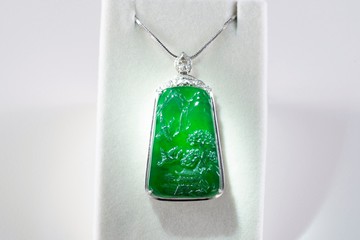 JHK天然艷翠綠翡翠18K真鑽項鍊