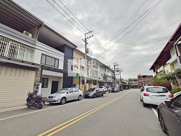 宜欣國小臨路美透天｜台中市太平區仁和街