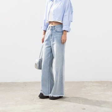 QUEENSHOP_F 女裝 鬚邊設計直筒牛仔褲 S/M/L 現+預 【04011845】