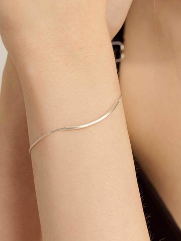 Silky Story Silver Bracelet (Ib316)