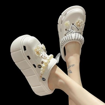 包頭洞洞鞋女夏季ins潮時尚花朵珍珠厚底高跟外穿沙灘松糕涼拖鞋