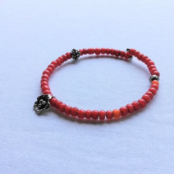 「白之心」與卡倫花痴圖案手鍊
