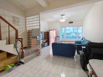 獨家~中壢交流道 前院停車 5房別墅 屋況超棒｜桃園市中壢區南園二路