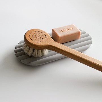 瑞典 iris hantverk 圓頭長柄沐浴刷 ( Lovisa 設計系列 )