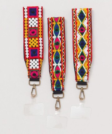 【熱門預購】班加拉部落刺繡短款手腕手機掛繩(顏色隨機)IAKP5202