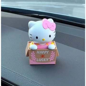 【抖音網紅爆款】KT貓汽車百貨 太陽能車上小物 KT貓創意可愛車載擺件中控儀錶台桌面車內裝飾品大全爆款 汽車中控台擺飾