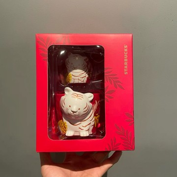 星巴克杯子2026新年禮物龍年虎年杯子新年禮物威風萌虎生肖卡通浮雕陶瓷咖啡馬克杯套裝禮盒
