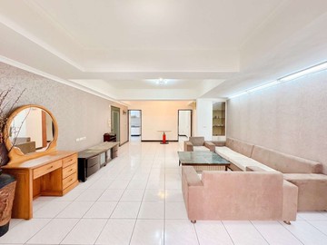 鹽埕駁二大坪數大四房｜高雄市鹽埕區瀨南街