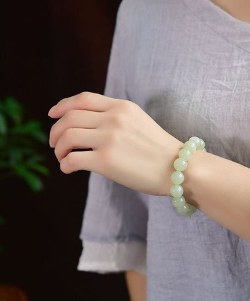 和田玉晴水手鏈 寓意吉祥如意 雕工精緻 上身簡單大方