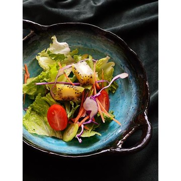 埃蘭迪爾日本進口陶瓷餐具土耳其藍冰裂紋碗料理盤子沙拉盤菜盤