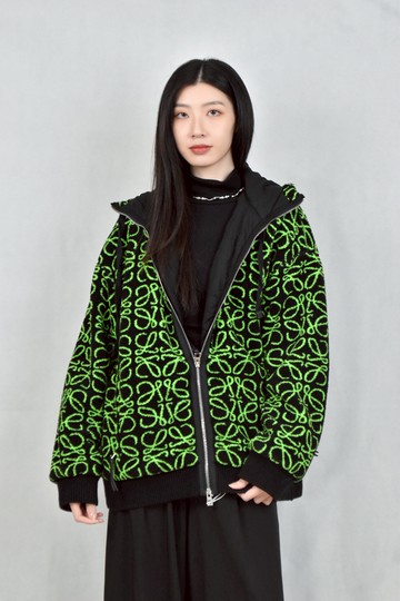 (L) loewe黑色logo鋪棉外套