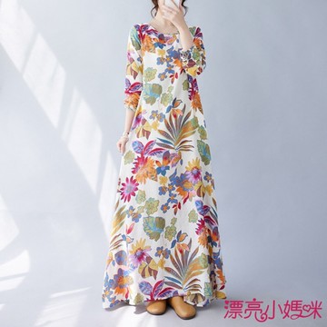 漂亮小媽咪 【D9663】 春秋 度假風 印花 洋裝 棉麻 連身裙 長袖 露肩 亞麻 花朵 吊带裙 A字裙 韓系