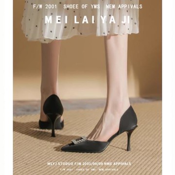 意美絲水鉆方扣高跟鞋女2025新款夏季尖頭細跟側空單鞋黑色配裙子