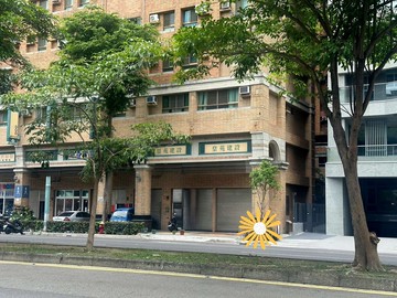 【博愛金軸｜皇苑金店面】+平面車位｜高雄市左營區博愛四路