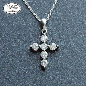 Love Legend | 18K白金天然鑽石十字架吊墜