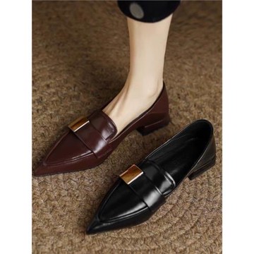 尖頭顯瘦英倫風單鞋女2025春秋新款平底小皮鞋中口金屬扣樂福鞋潮