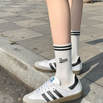 熱銷🔥新款 春夏新品二杠條紋襪子女 中筒襪 ins潮 春秋外穿 韓版簡約 百搭字母 刺綉運動襪