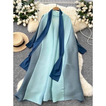 三宅褶皺大碼寬松外套女高端優雅中長款時髦漸變色印花壓褶連衣裙