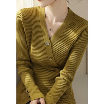 2024年新款v領開叉下擺高級感紐扣設計百搭長袖修身針織衫上衣女