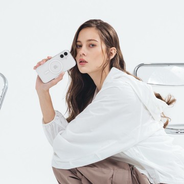 iPhone 17 Cryst M 超輕薄不發黃透明殼