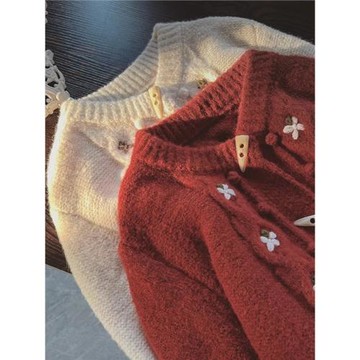 2025新立體編織牛角扣毛衣外套女春秋季新款寬松長袖套頭針織開衫