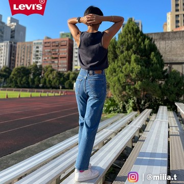 Levis 女款 Ribcage復古超高腰排釦直筒牛仔褲 中藍石洗 及踝款