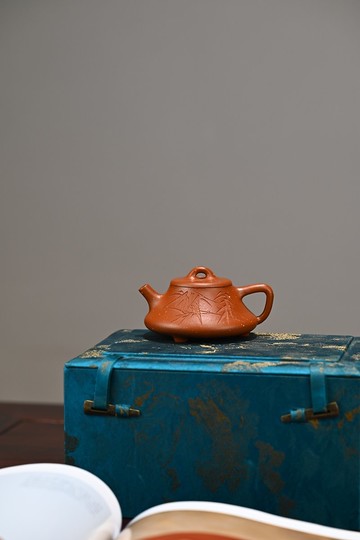 文瓢 手工容量110cc原礦朱泥壺身呈梯形顯穩重朴實