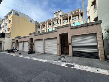 文藻雙車正四樓透天｜高雄市三民區鼎中路