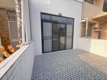 大同商圈靜巷透天｜專屬門前停車・大四房空間｜台南市南區大同路二段