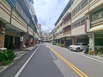 彰化市金馬路旁~家樂福商圈臨路透天｜彰化縣彰化市辭修北路