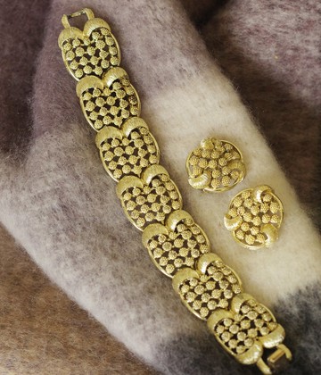 古董經典金色刷紋手鍊 夾式耳環 套組 CORO