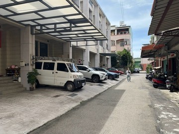 大地坪１０年邊間透天間間套房❗️衛浴皆開窗❗️｜南投縣南投市彰南路三段