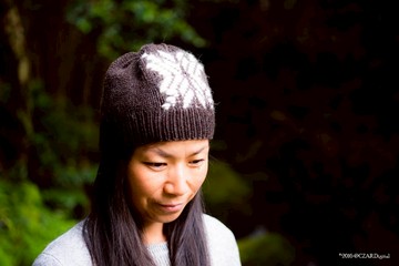 Ōdāmeido 美利奴羊毛雪花刺繡棕貝雷帽