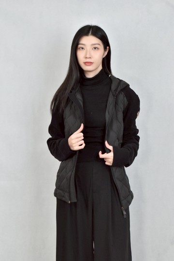 (L) moncler黑色拼接外套