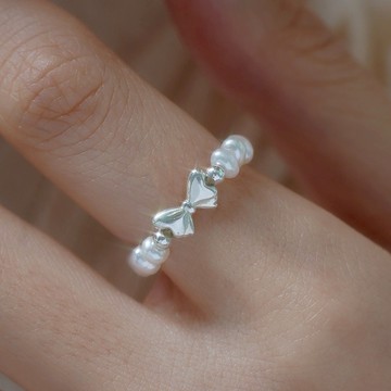 韓國飾品官方直營【WING BLING】925銀 蝴蝶結淡水珍珠戒指(閨蜜禮物 | 情人送禮 | 天蠍座生日禮物🎁)