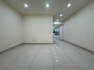 鳳山國中 大寮雙捷運~大面寬翻新透天｜高雄市鳳山區中山東路