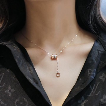 小蠻腰字母鈦鋼項鏈女潮網紅冷淡風簡約小眾設計感流蘇鎖骨鏈