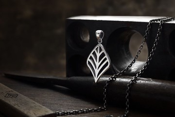 【LOGO】純銀墜鍊